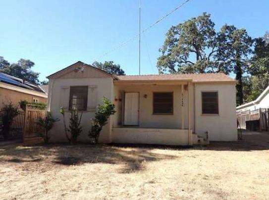 Detail Gallery Image 2 of 5 For 14486 Oak Pl, Saratoga,  CA 95070 - 2 Beds | 1 Baths