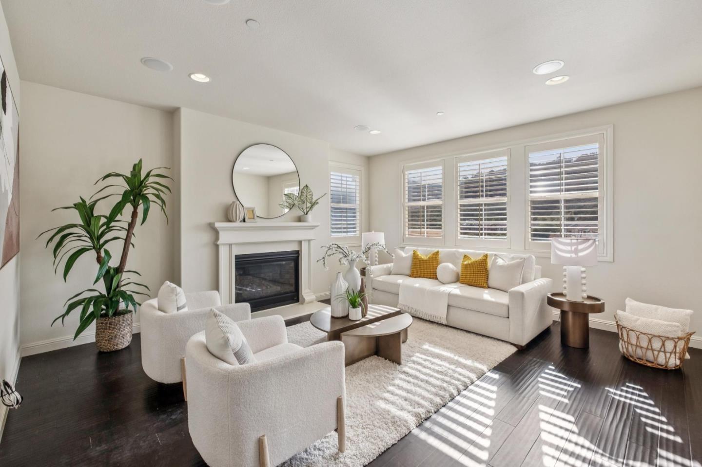Detail Gallery Image 25 of 50 For 101 Butterweed Ln, Brisbane,  CA 94005 - 5 Beds | 3 Baths