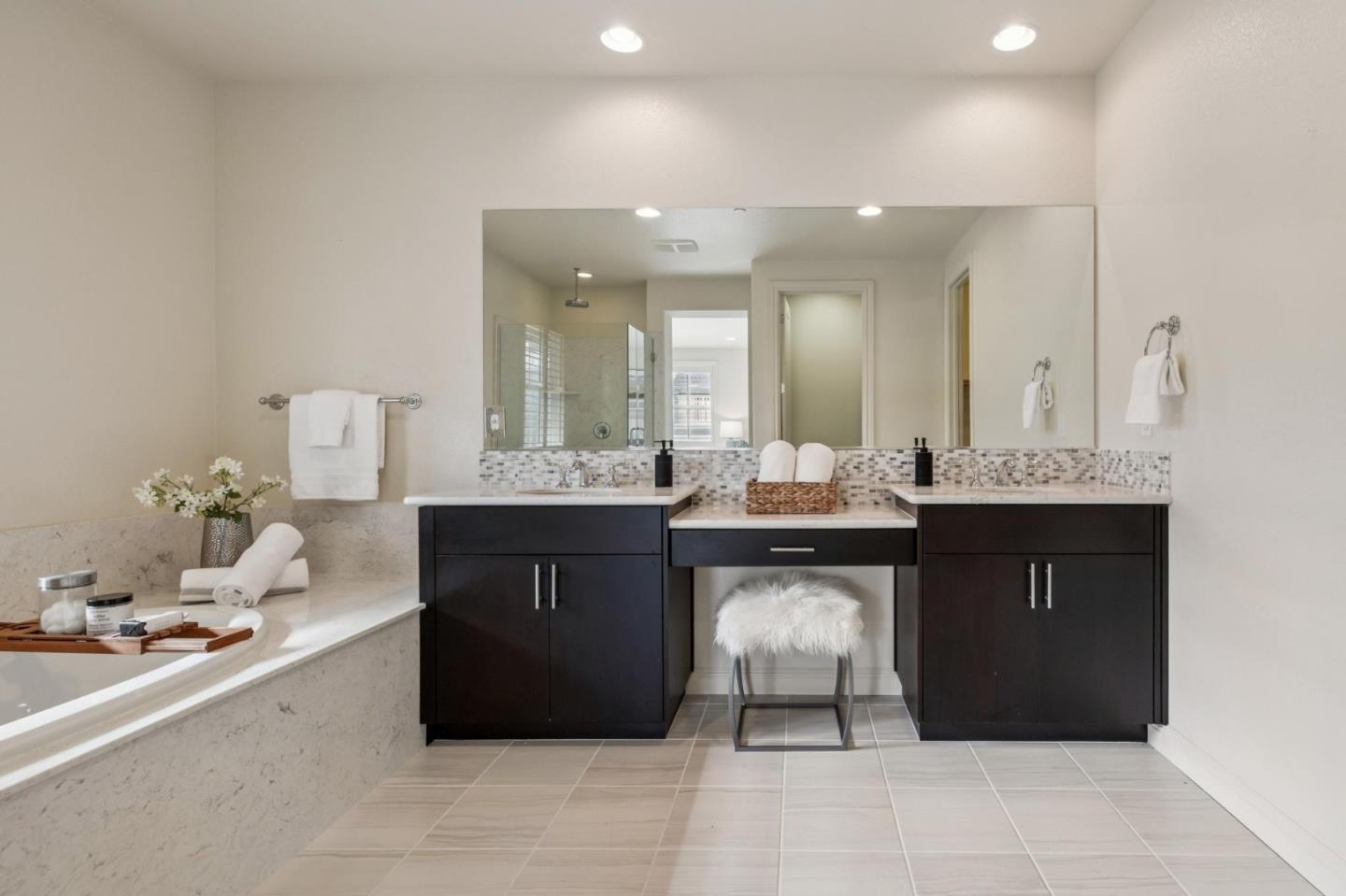 Detail Gallery Image 30 of 50 For 101 Butterweed Ln, Brisbane,  CA 94005 - 5 Beds | 3 Baths