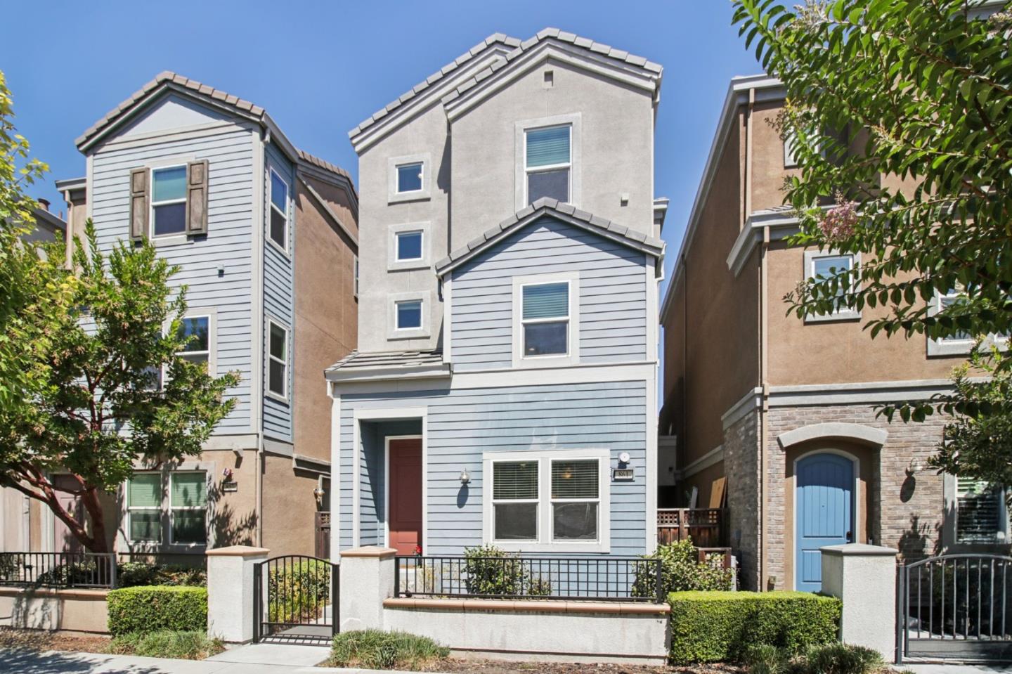 Detail Gallery Image 2 of 55 For 861 Garden St, Milpitas,  CA 95035 - 4 Beds | 3/1 Baths