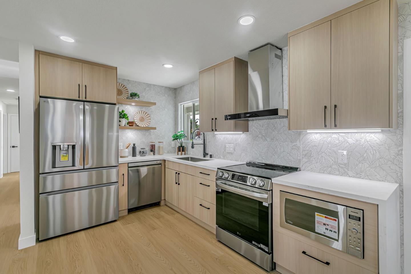 Detail Gallery Image 11 of 96 For 3826 Carryduff Way, San Jose,  CA 95121 - 3 Beds | 2 Baths