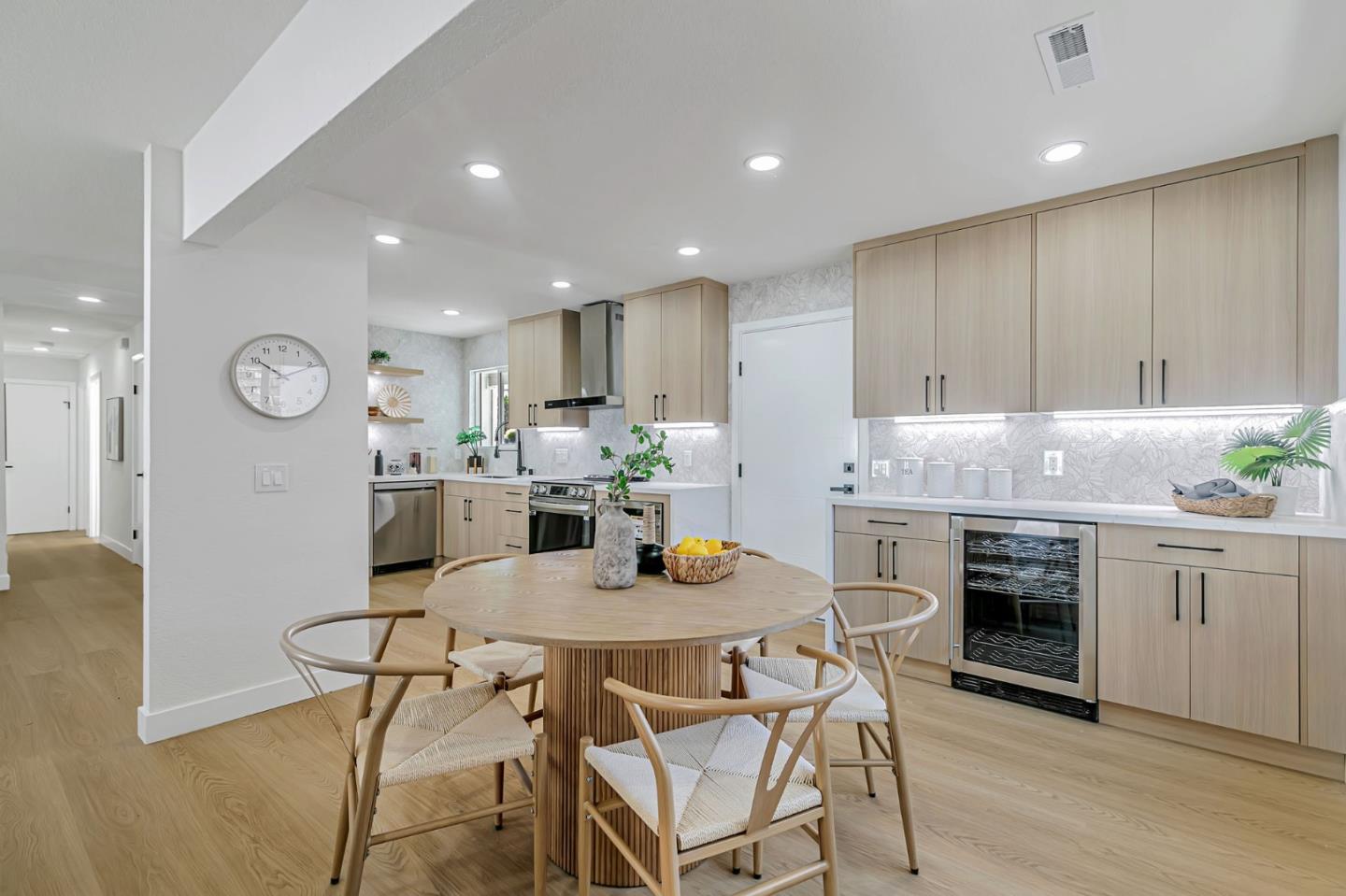 Detail Gallery Image 14 of 96 For 3826 Carryduff Way, San Jose,  CA 95121 - 3 Beds | 2 Baths