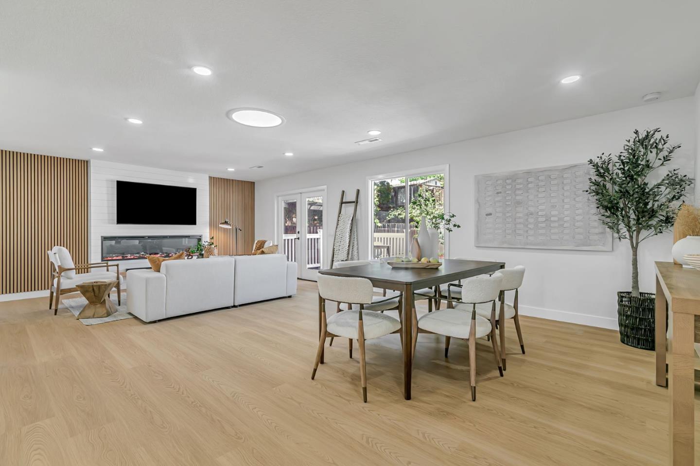 Detail Gallery Image 17 of 96 For 3826 Carryduff Way, San Jose,  CA 95121 - 3 Beds | 2 Baths