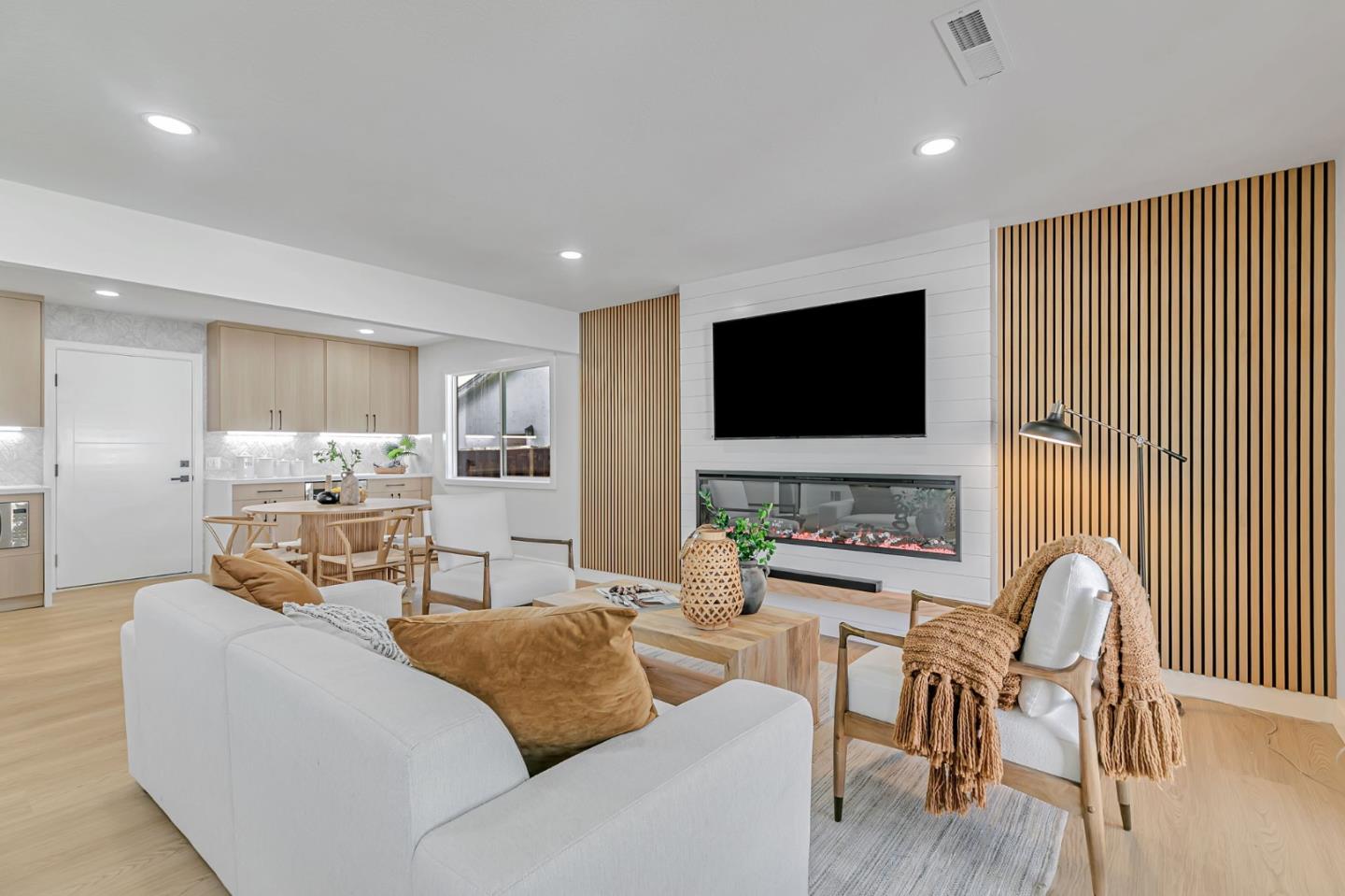Detail Gallery Image 8 of 96 For 3826 Carryduff Way, San Jose,  CA 95121 - 3 Beds | 2 Baths