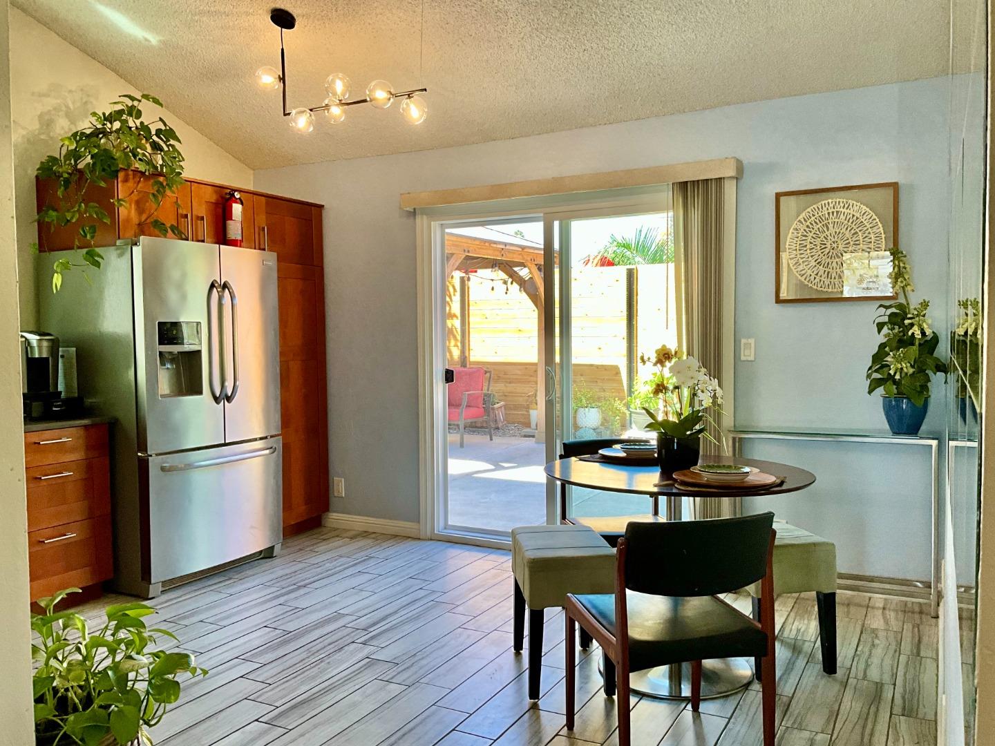 Detail Gallery Image 14 of 19 For 32542 Lake Tana St, Fremont,  CA 94555 - 4 Beds | 3 Baths