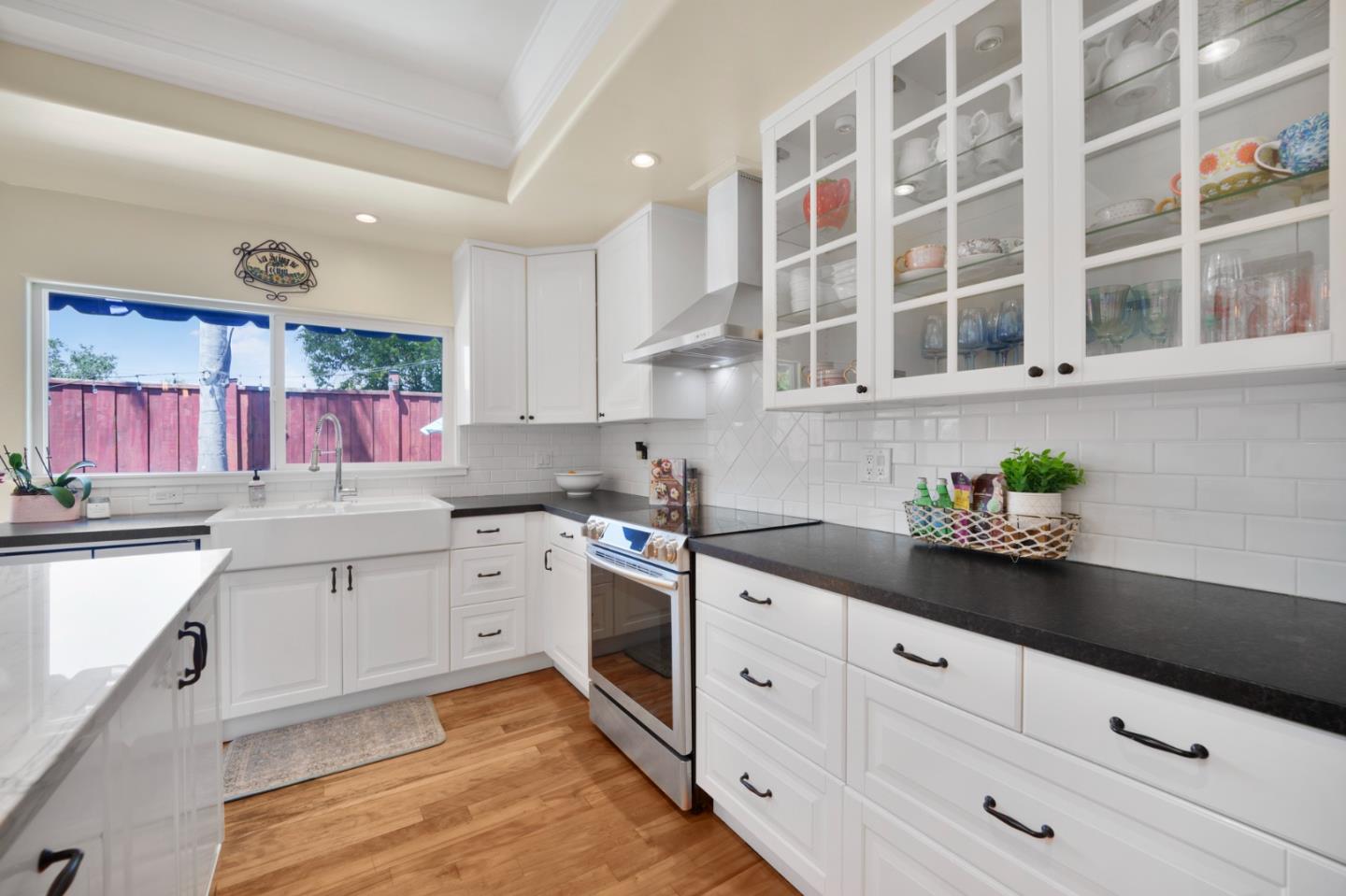 Detail Gallery Image 5 of 39 For 3825 Wellington Sq, San Jose,  CA 95136 - 4 Beds | 3 Baths