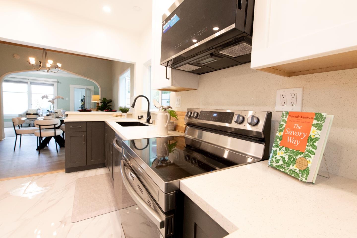 Detail Gallery Image 12 of 25 For 58 Monterey Blvd, San Francisco,  CA 94131 - – Beds | – Baths