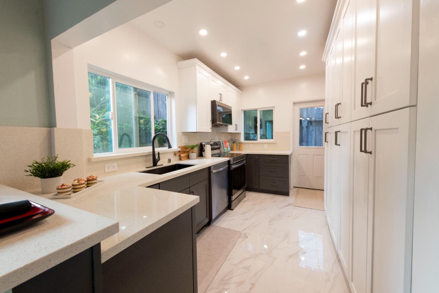 Detail Gallery Image 6 of 25 For 58 Monterey Blvd, San Francisco,  CA 94131 - – Beds | – Baths