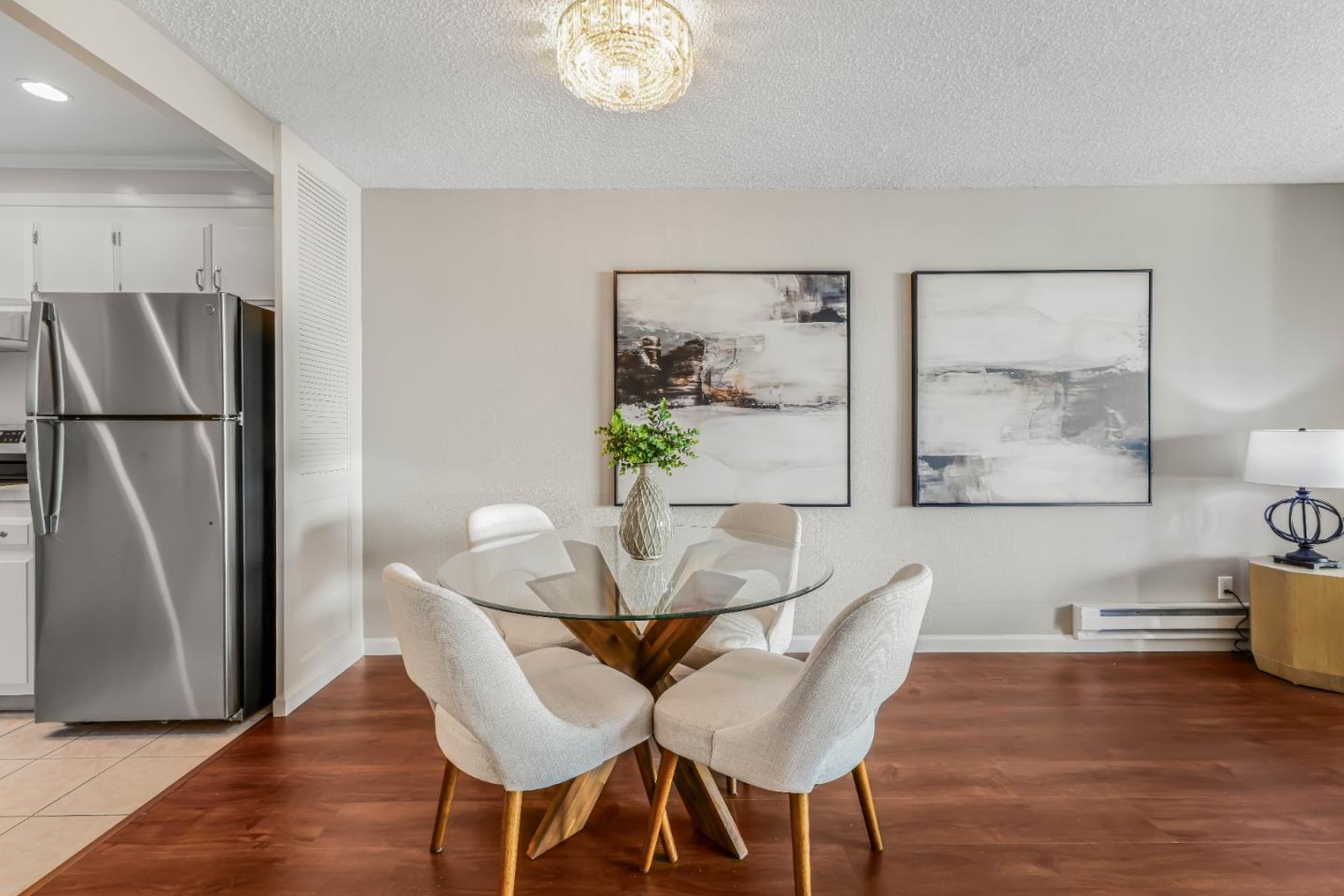 Detail Gallery Image 11 of 34 For 1945 Mount Vernon Ct #1,  Mountain View,  CA 94040 - 2 Beds | 2 Baths