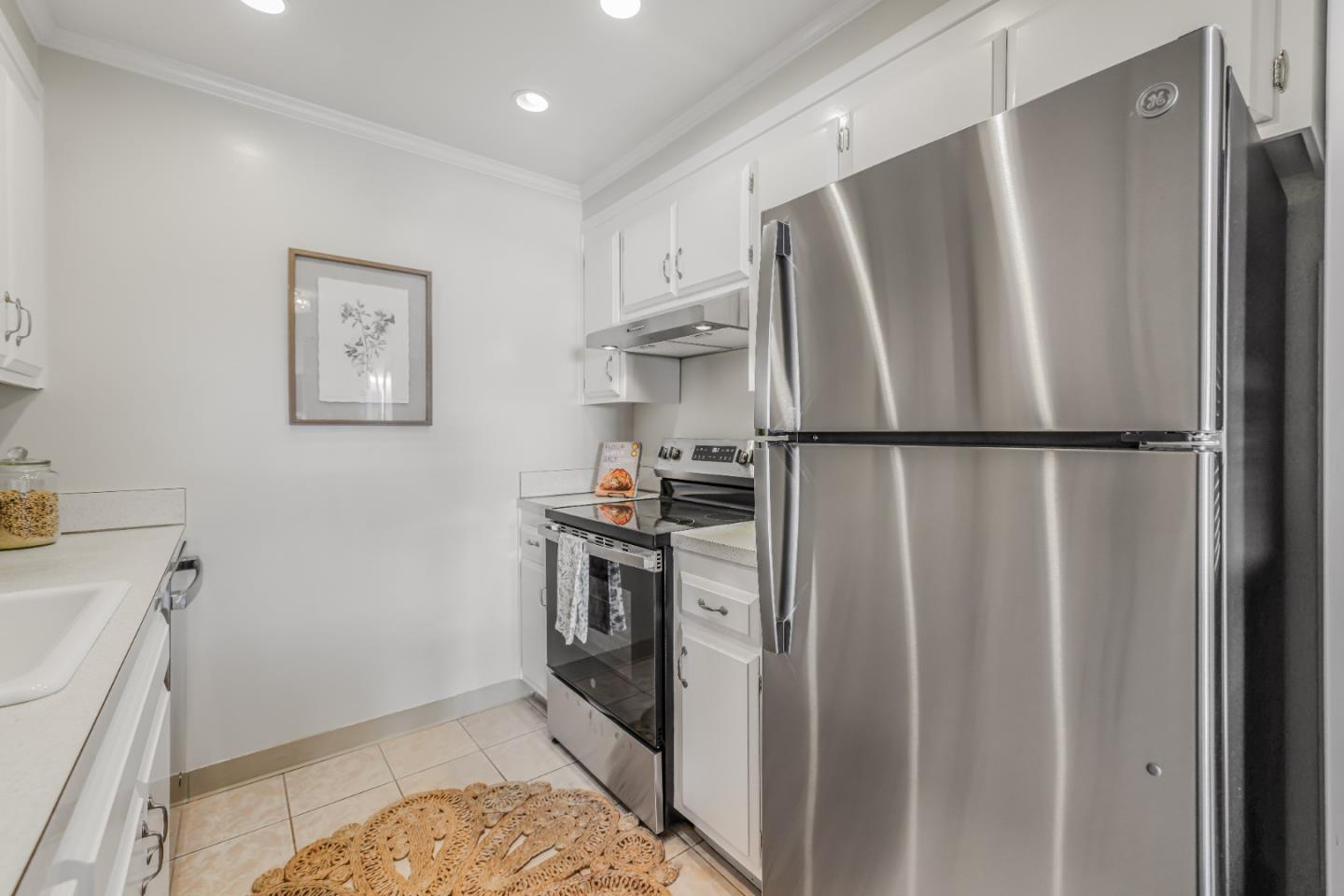 Detail Gallery Image 15 of 34 For 1945 Mount Vernon Ct #1,  Mountain View,  CA 94040 - 2 Beds | 2 Baths