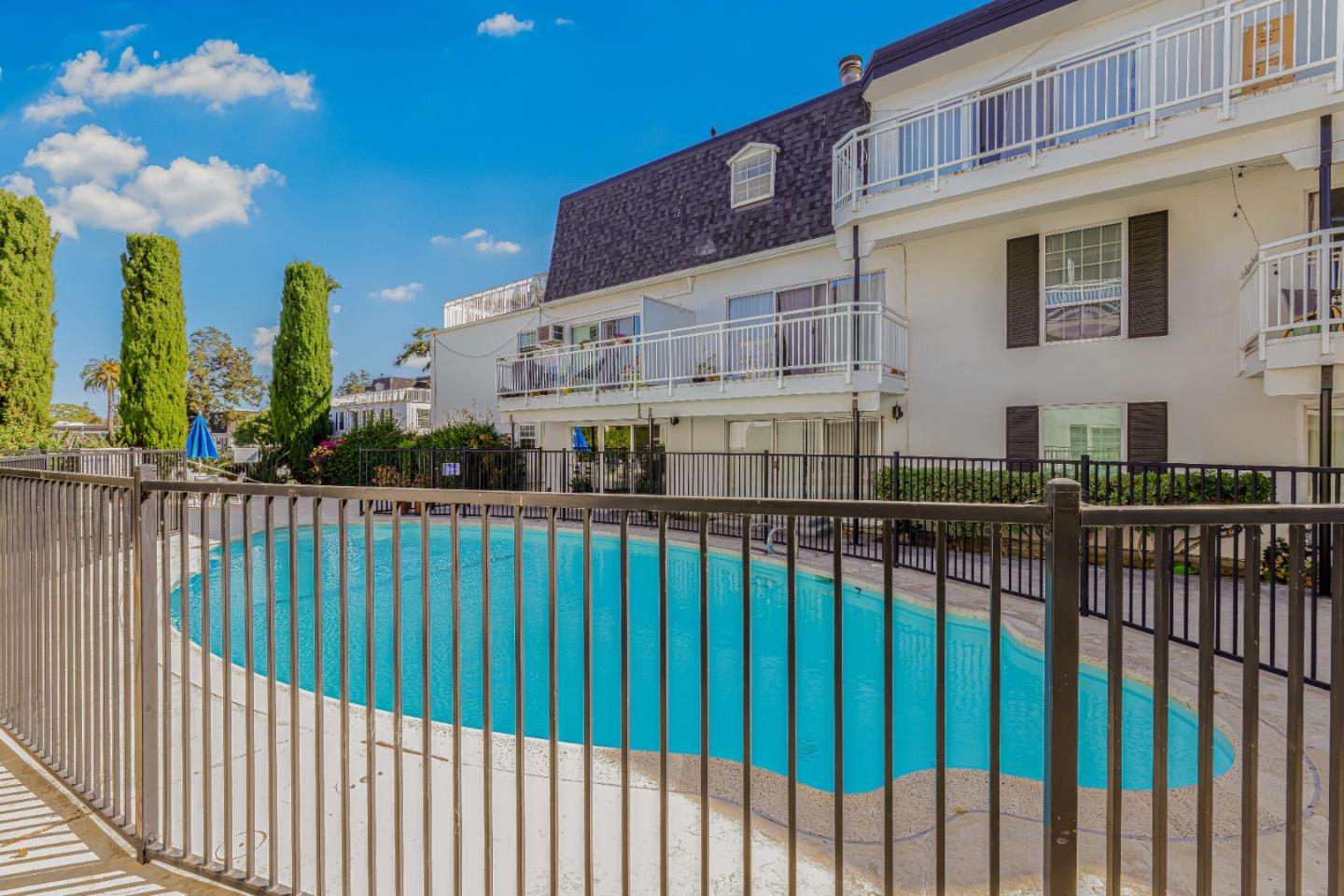 Detail Gallery Image 33 of 34 For 1945 Mount Vernon Ct #1,  Mountain View,  CA 94040 - 2 Beds | 2 Baths
