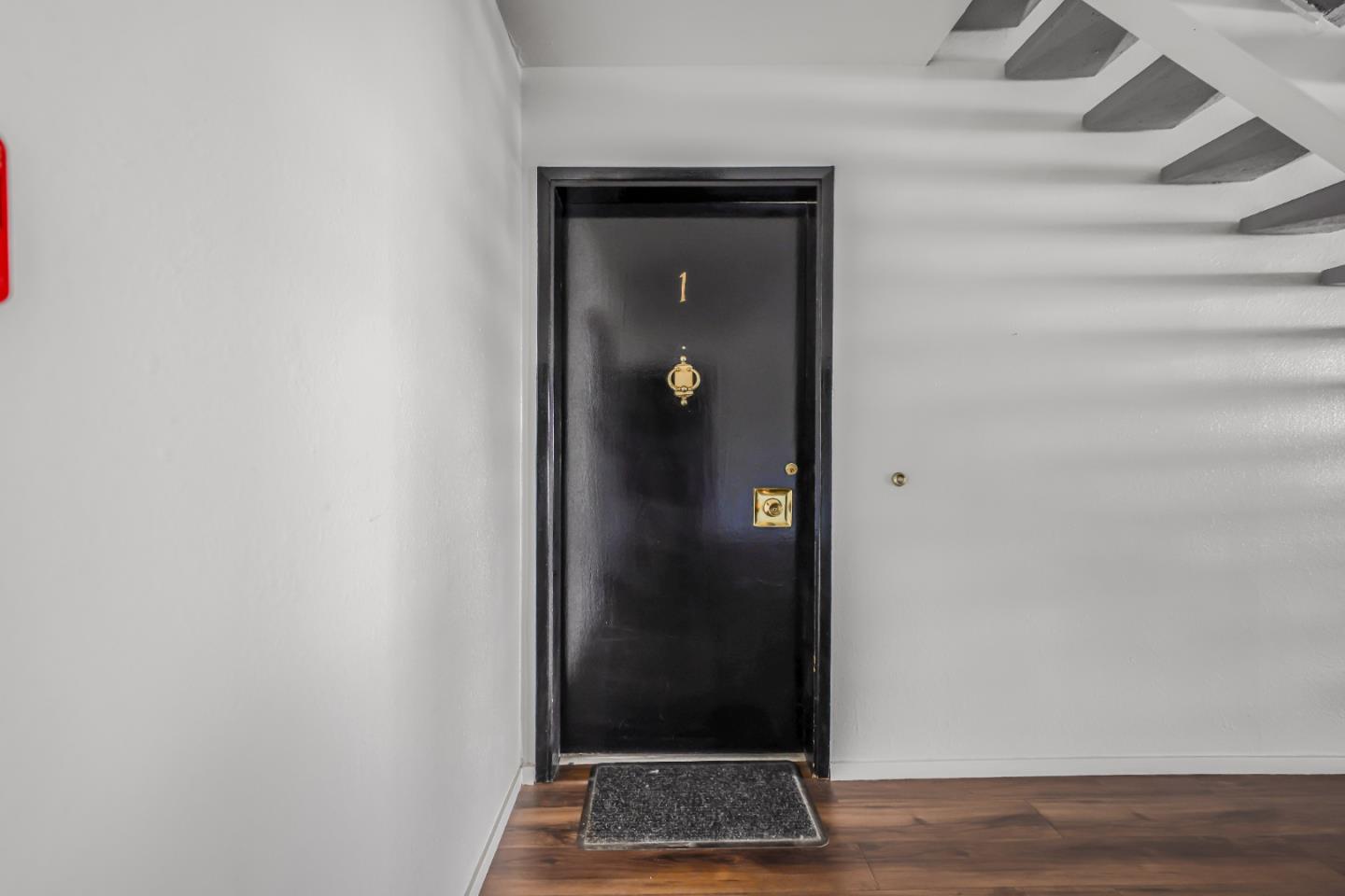 Detail Gallery Image 5 of 34 For 1945 Mount Vernon Ct #1,  Mountain View,  CA 94040 - 2 Beds | 2 Baths