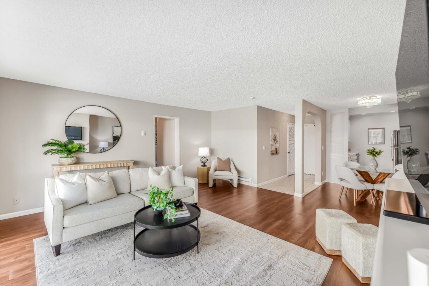 Detail Gallery Image 9 of 34 For 1945 Mount Vernon Ct #1,  Mountain View,  CA 94040 - 2 Beds | 2 Baths