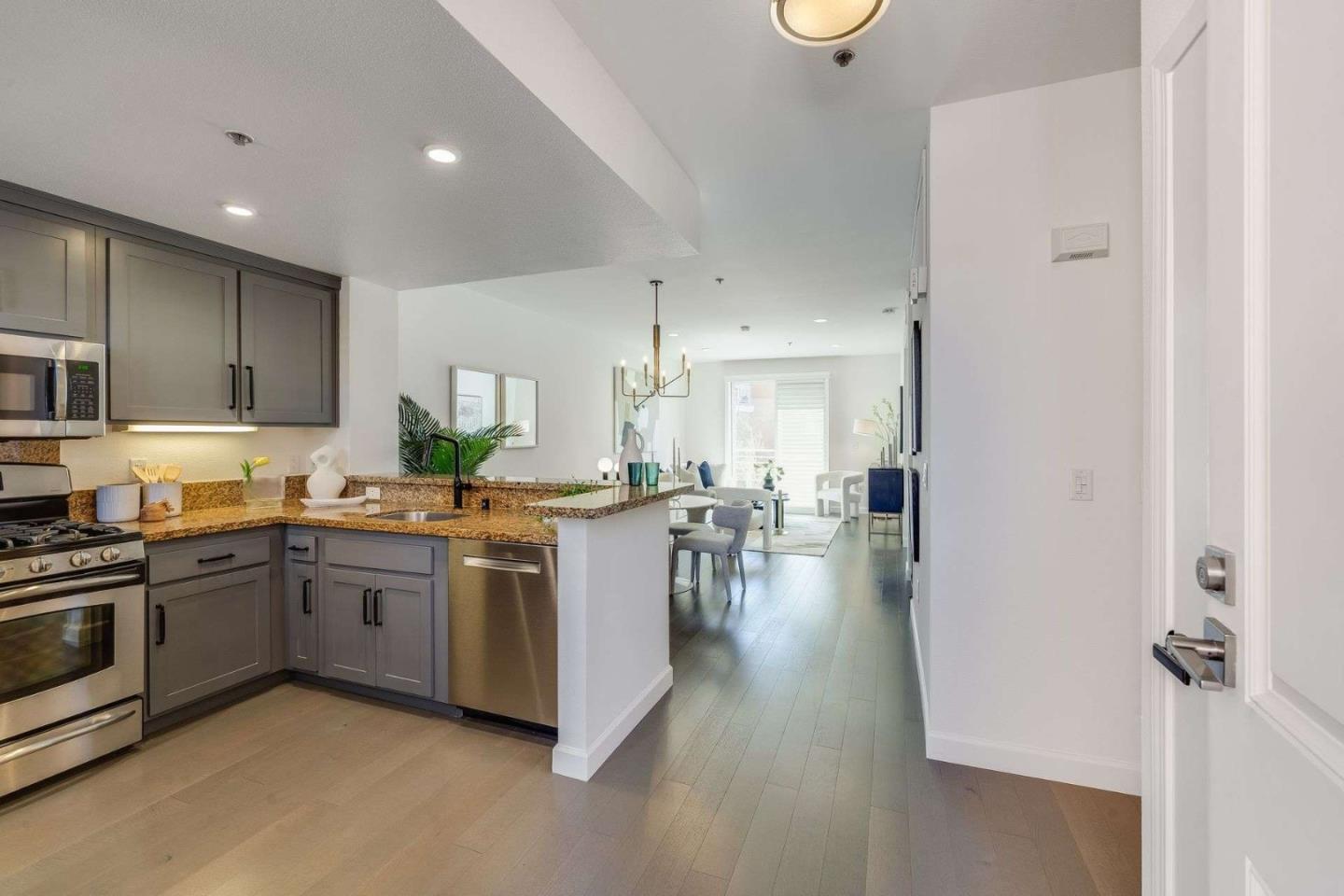 Detail Gallery Image 4 of 26 For 401 Crescent Ct #4401,  San Francisco,  CA 94134 - 1 Beds | 1 Baths