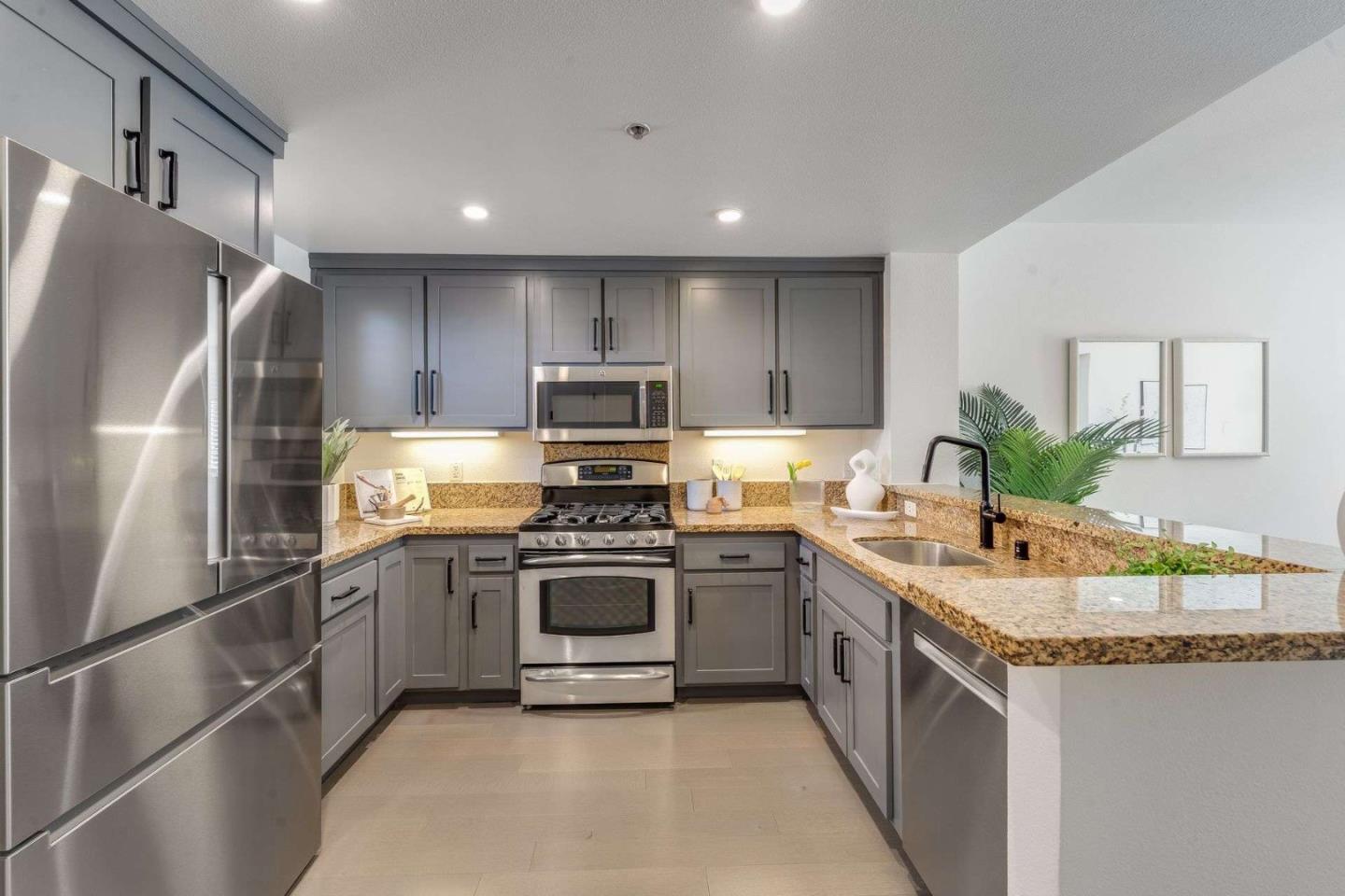 Detail Gallery Image 5 of 26 For 401 Crescent Ct #4401,  San Francisco,  CA 94134 - 1 Beds | 1 Baths