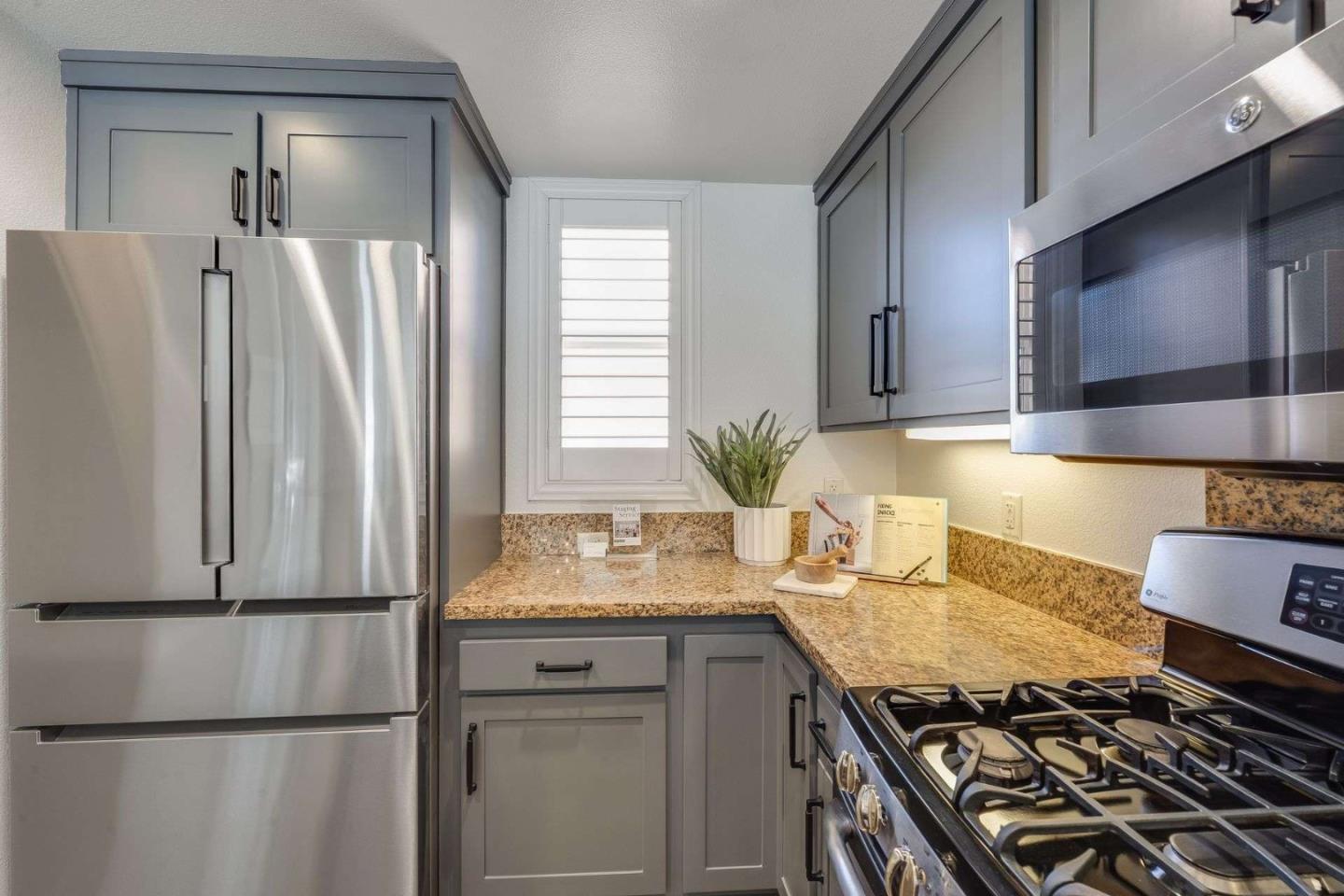 Detail Gallery Image 6 of 26 For 401 Crescent Ct #4401,  San Francisco,  CA 94134 - 1 Beds | 1 Baths
