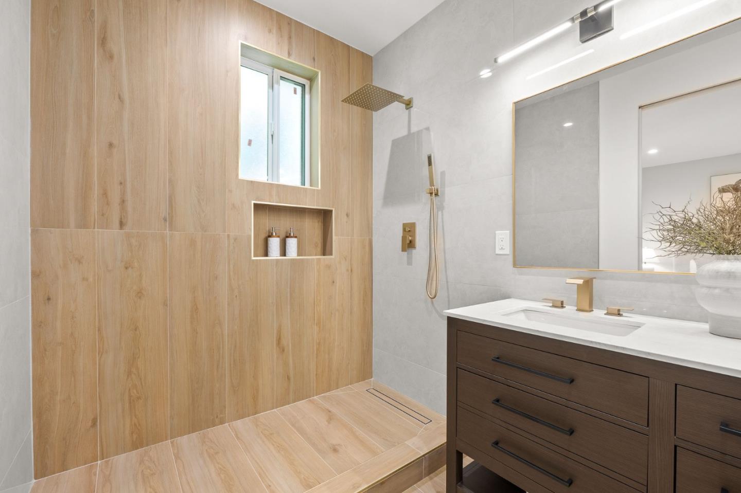 Detail Gallery Image 14 of 40 For 1021 N California Ave, Palo Alto,  CA 94303 - 4 Beds | 3/1 Baths