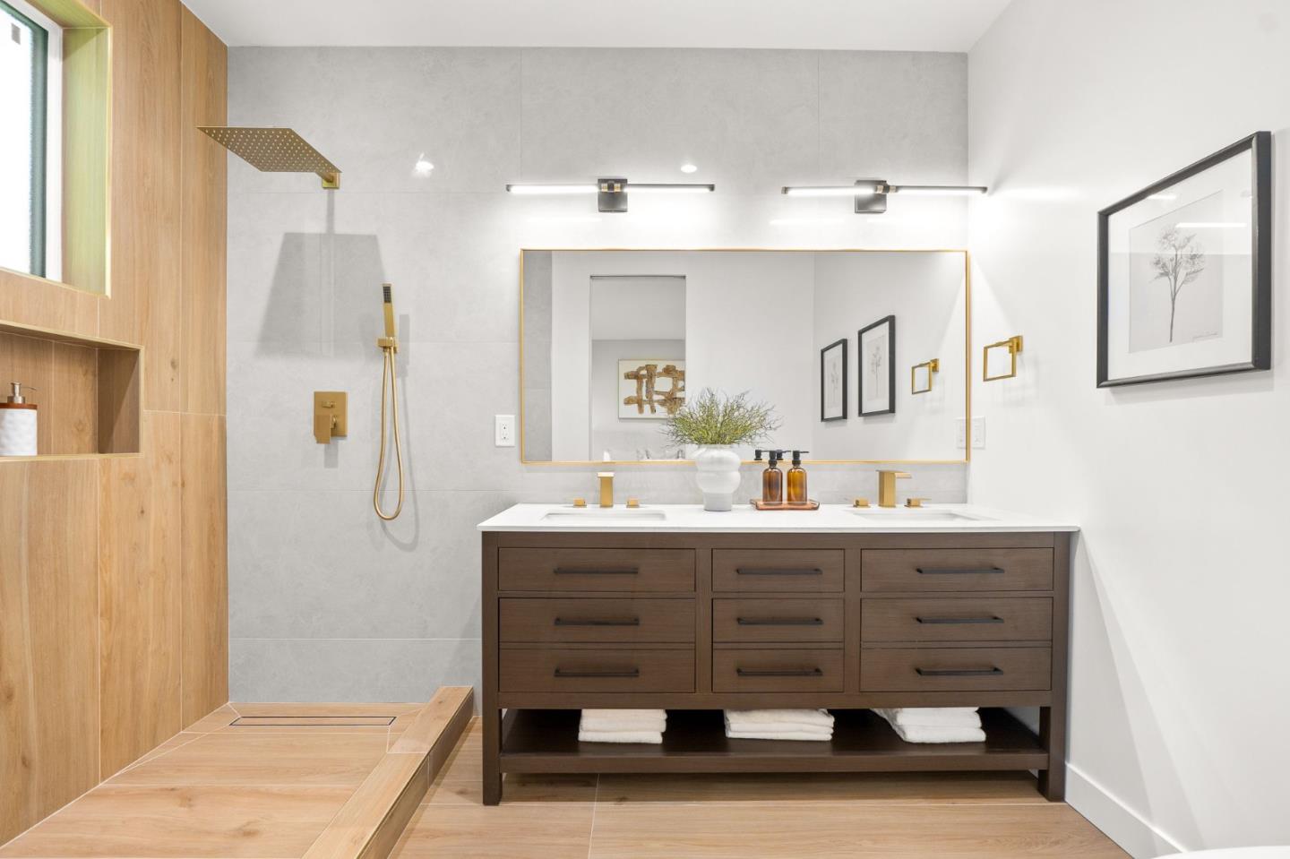 Detail Gallery Image 15 of 40 For 1021 N California Ave, Palo Alto,  CA 94303 - 4 Beds | 3/1 Baths