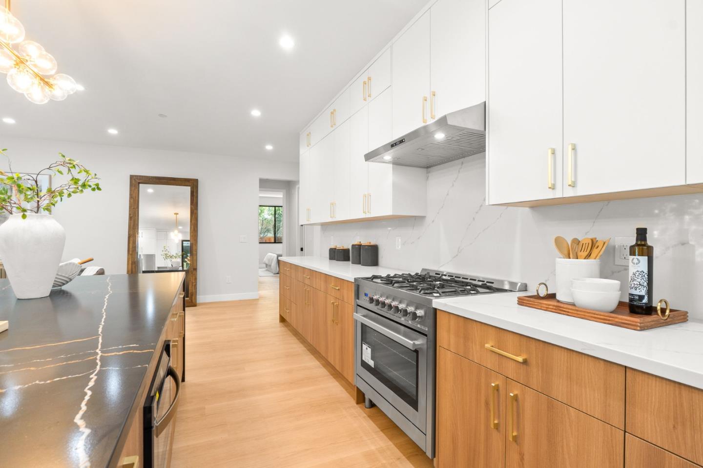 Detail Gallery Image 18 of 40 For 1021 N California Ave, Palo Alto,  CA 94303 - 4 Beds | 3/1 Baths