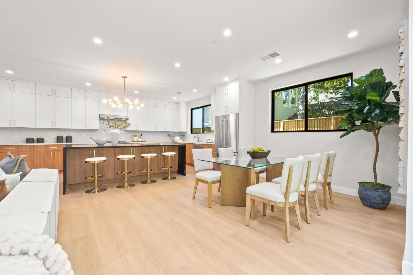 Detail Gallery Image 23 of 40 For 1021 N California Ave, Palo Alto,  CA 94303 - 4 Beds | 3/1 Baths