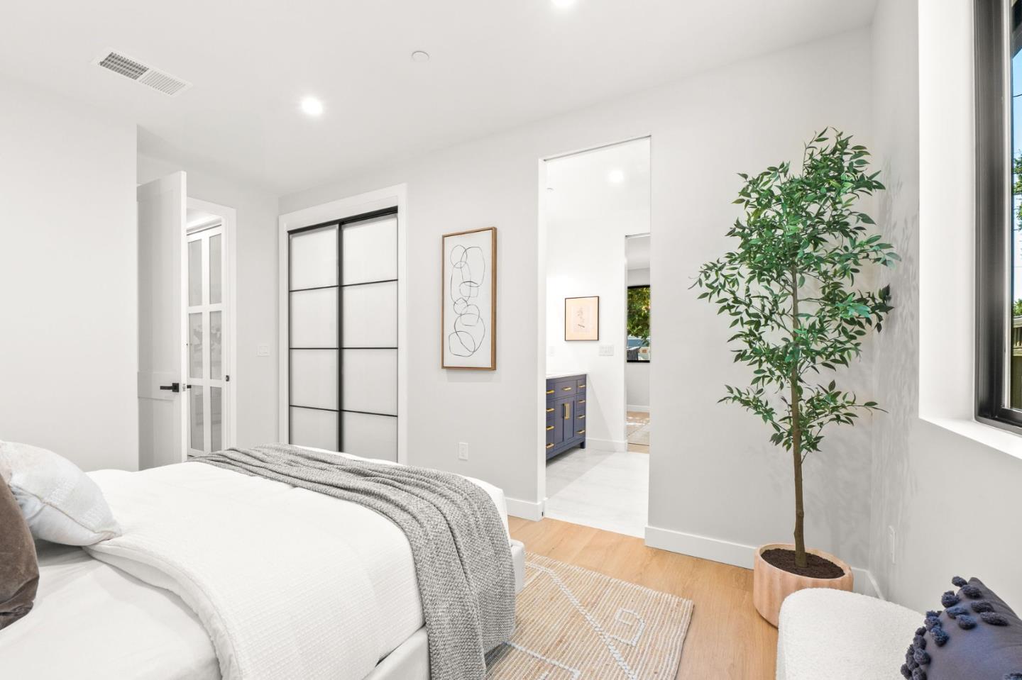 Detail Gallery Image 30 of 40 For 1021 N California Ave, Palo Alto,  CA 94303 - 4 Beds | 3/1 Baths