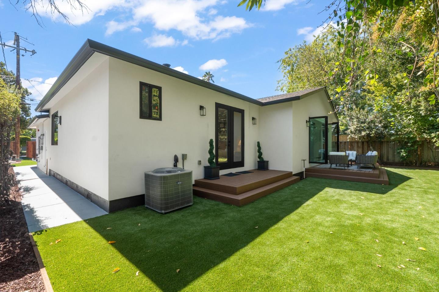Detail Gallery Image 6 of 40 For 1021 N California Ave, Palo Alto,  CA 94303 - 4 Beds | 3/1 Baths