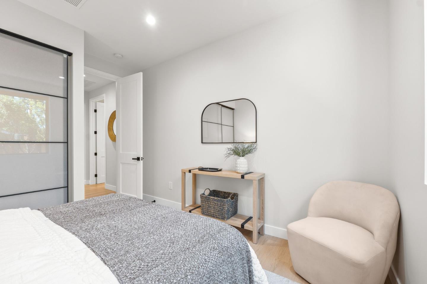 Detail Gallery Image 9 of 40 For 1021 N California Ave, Palo Alto,  CA 94303 - 4 Beds | 3/1 Baths