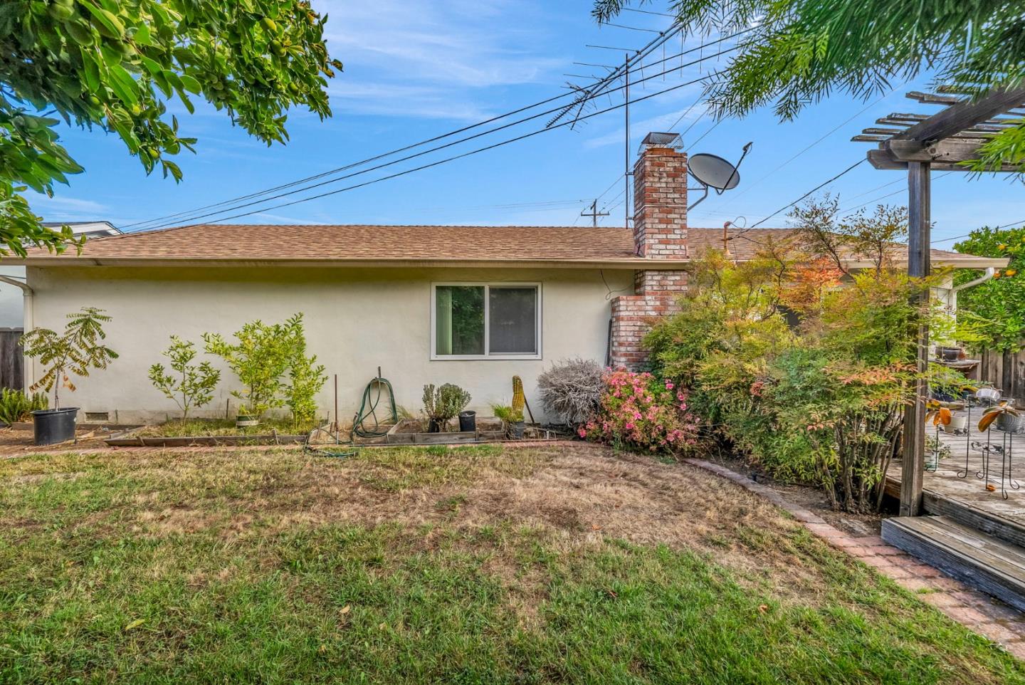 Detail Gallery Image 8 of 11 For 6482 Bollinger Rd, San Jose,  CA 95129 - 3 Beds | 2 Baths