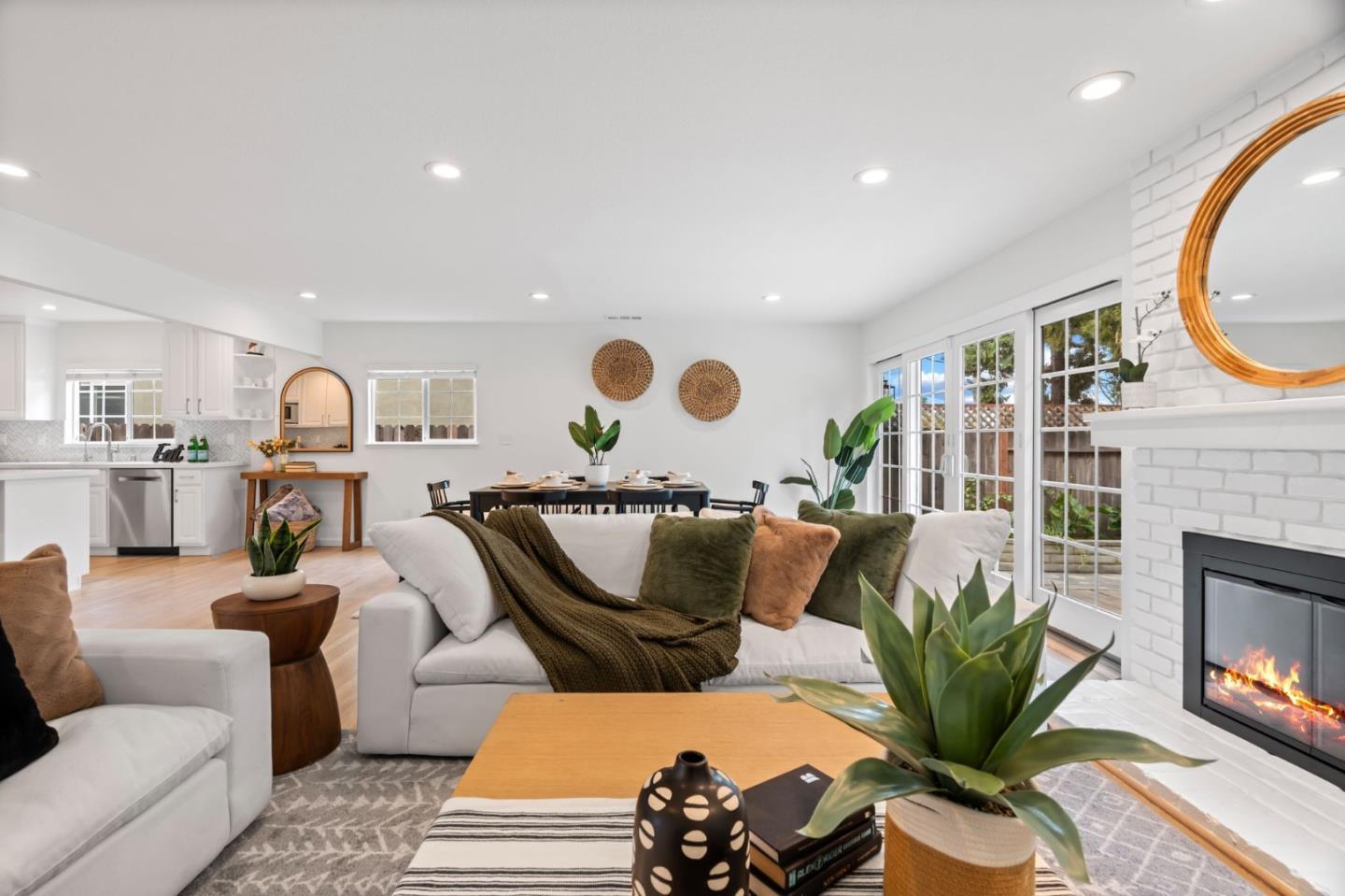 Detail Gallery Image 11 of 47 For 1002 Oaktree Dr, San Jose,  CA 95129 - 3 Beds | 2 Baths