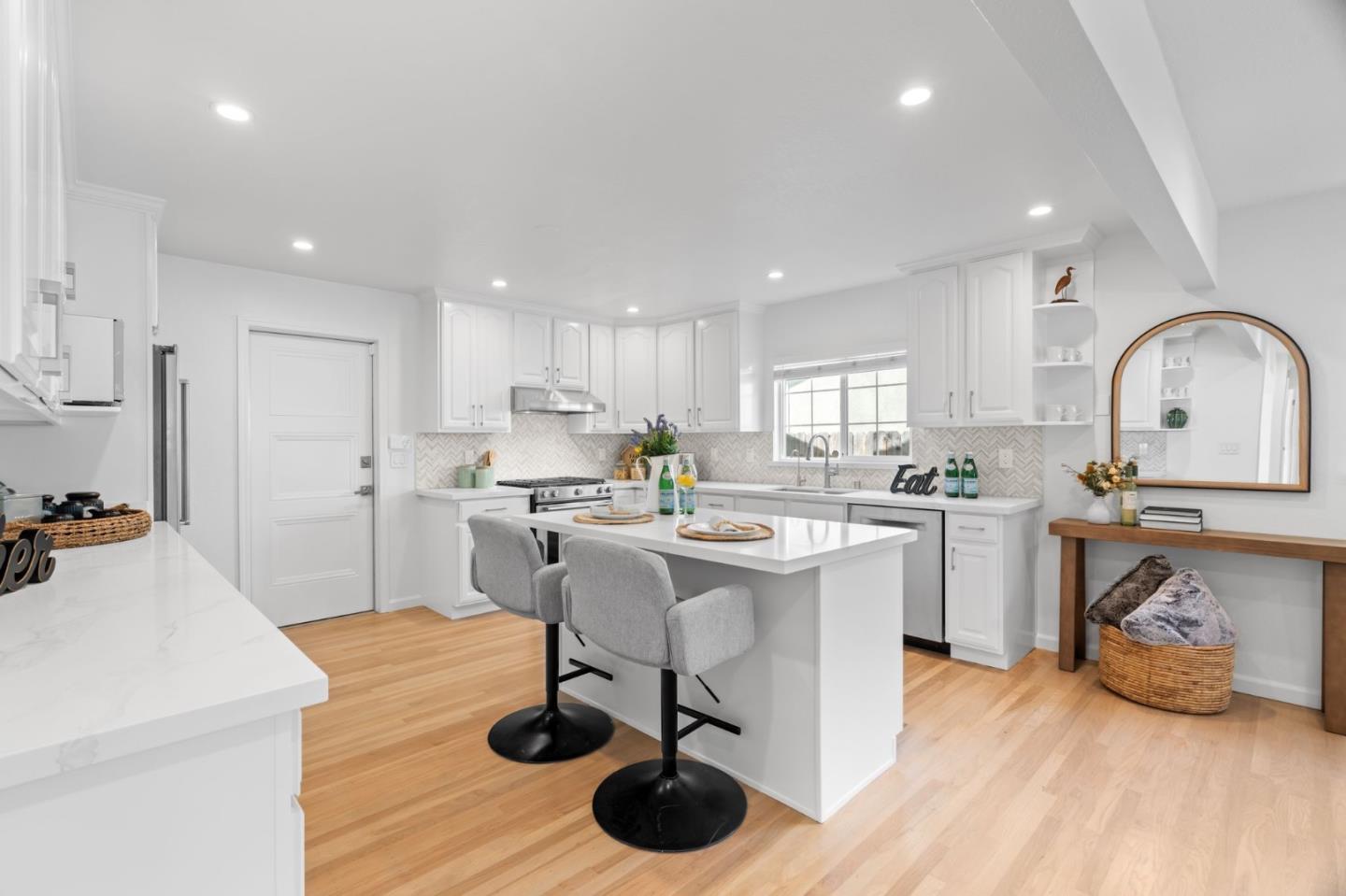 Detail Gallery Image 16 of 47 For 1002 Oaktree Dr, San Jose,  CA 95129 - 3 Beds | 2 Baths