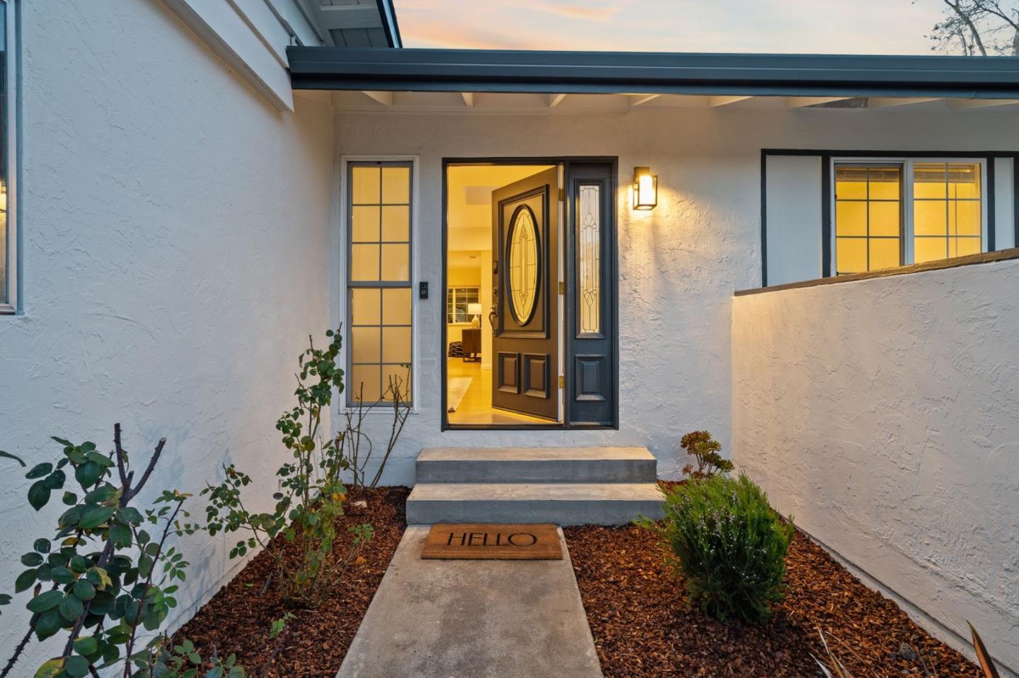 Detail Gallery Image 4 of 47 For 1002 Oaktree Dr, San Jose,  CA 95129 - 3 Beds | 2 Baths