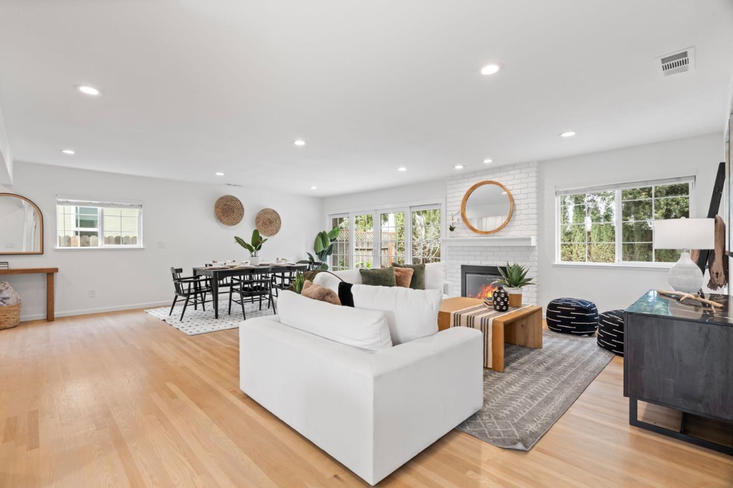 Detail Gallery Image 9 of 47 For 1002 Oaktree Dr, San Jose,  CA 95129 - 3 Beds | 2 Baths