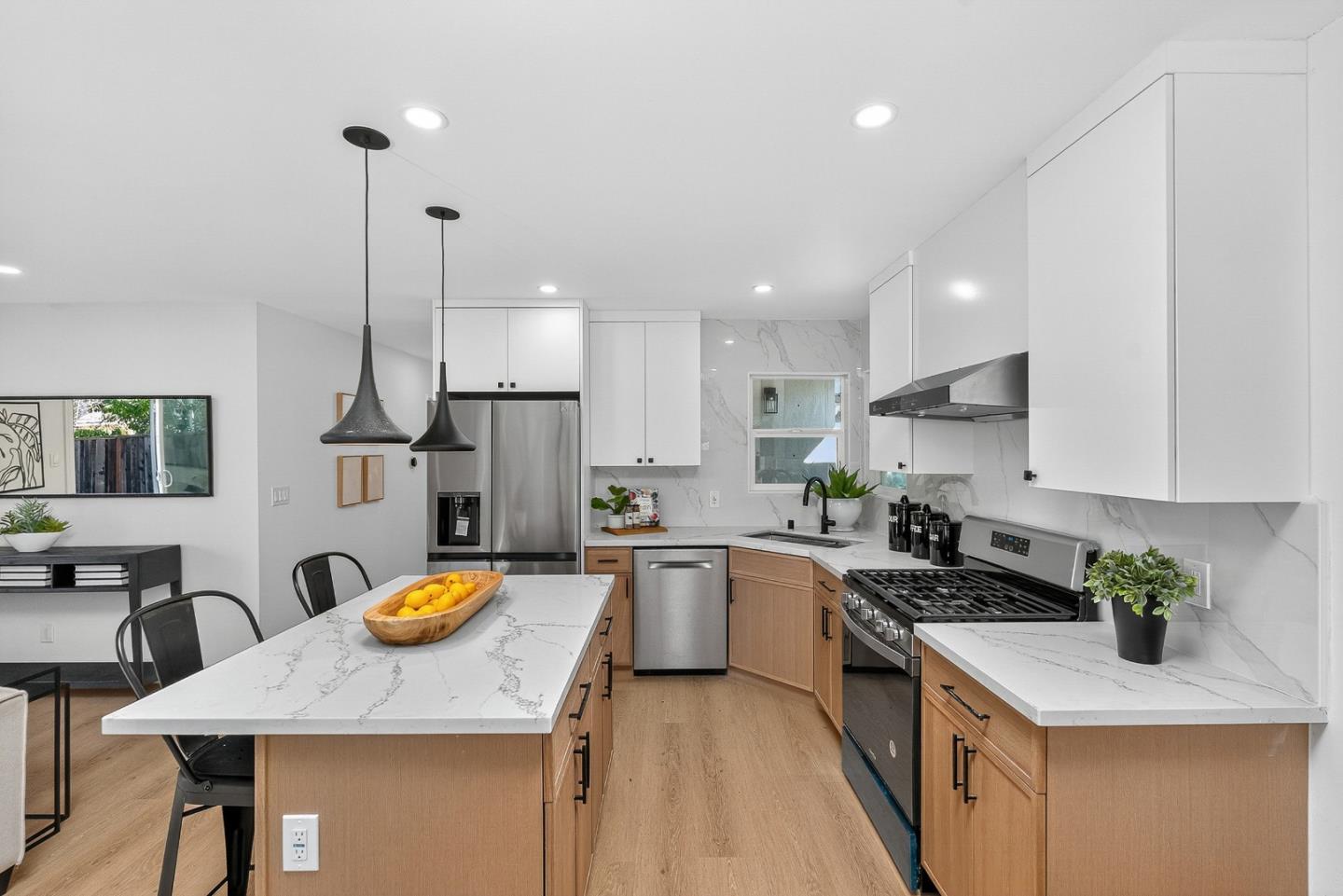 Detail Gallery Image 13 of 76 For 209 Nob Hill Way, Los Gatos,  CA 95032 - 3 Beds | 2 Baths