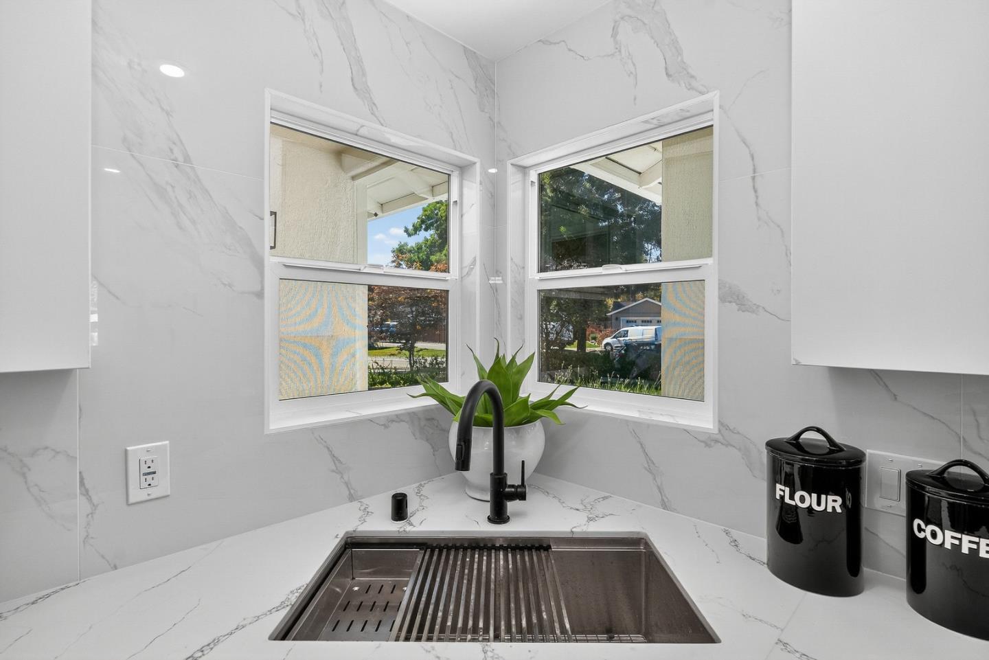 Detail Gallery Image 17 of 76 For 209 Nob Hill Way, Los Gatos,  CA 95032 - 3 Beds | 2 Baths