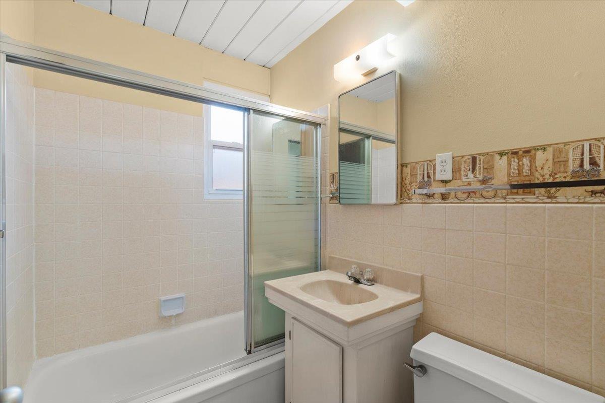 Detail Gallery Image 11 of 15 For 939 S Tantau Ave, Cupertino,  CA 95014 - 4 Beds | 2 Baths