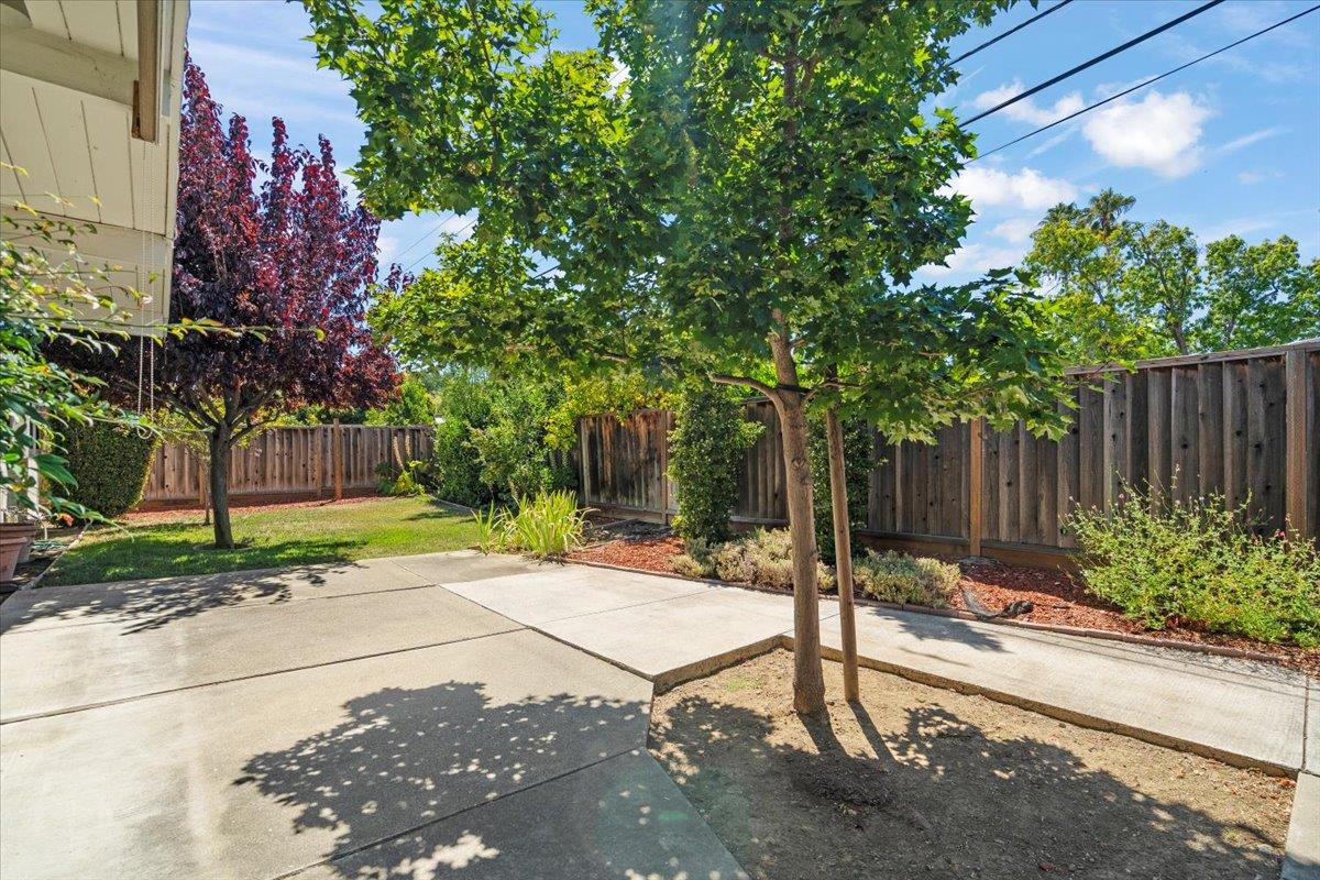 Detail Gallery Image 12 of 15 For 939 S Tantau Ave, Cupertino,  CA 95014 - 4 Beds | 2 Baths