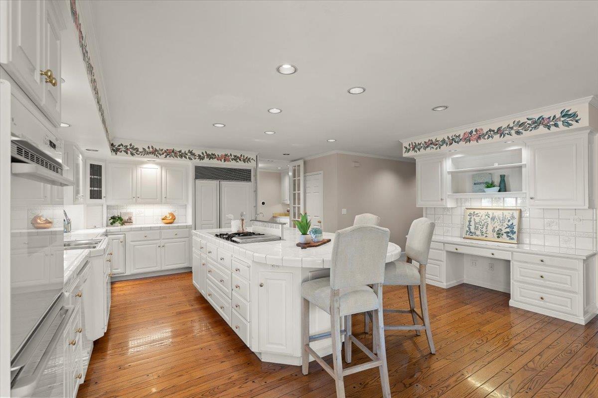 Detail Gallery Image 10 of 59 For 15195 El Camino Grande, Saratoga,  CA 95070 - 5 Beds | 4/1 Baths