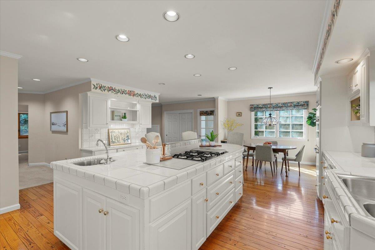 Detail Gallery Image 12 of 59 For 15195 El Camino Grande, Saratoga,  CA 95070 - 5 Beds | 4/1 Baths