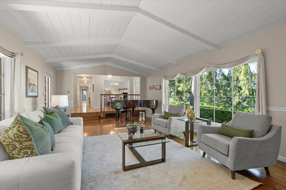 Detail Gallery Image 16 of 59 For 15195 El Camino Grande, Saratoga,  CA 95070 - 5 Beds | 4/1 Baths