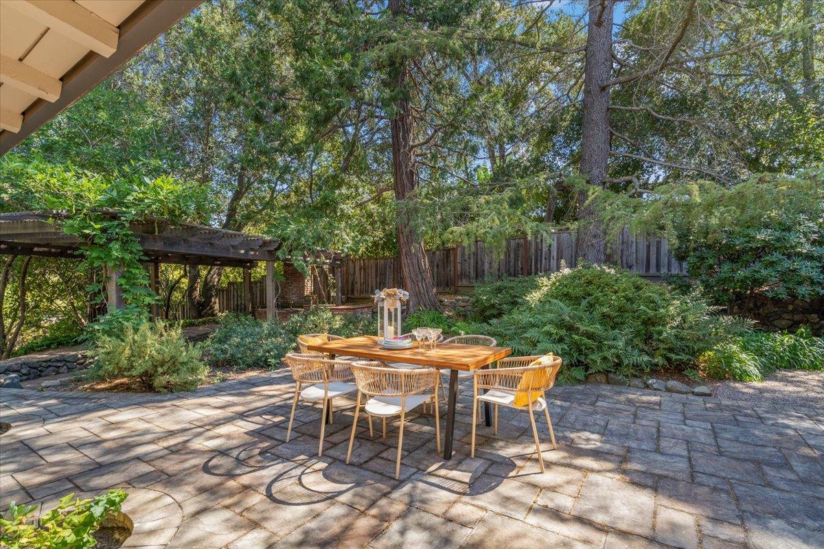 Detail Gallery Image 31 of 59 For 15195 El Camino Grande, Saratoga,  CA 95070 - 5 Beds | 4/1 Baths