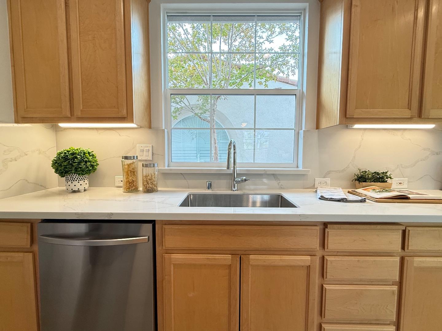 Detail Gallery Image 14 of 68 For 9639 Camassia Way, San Ramon,  CA 94582 - 3 Beds | 2/1 Baths