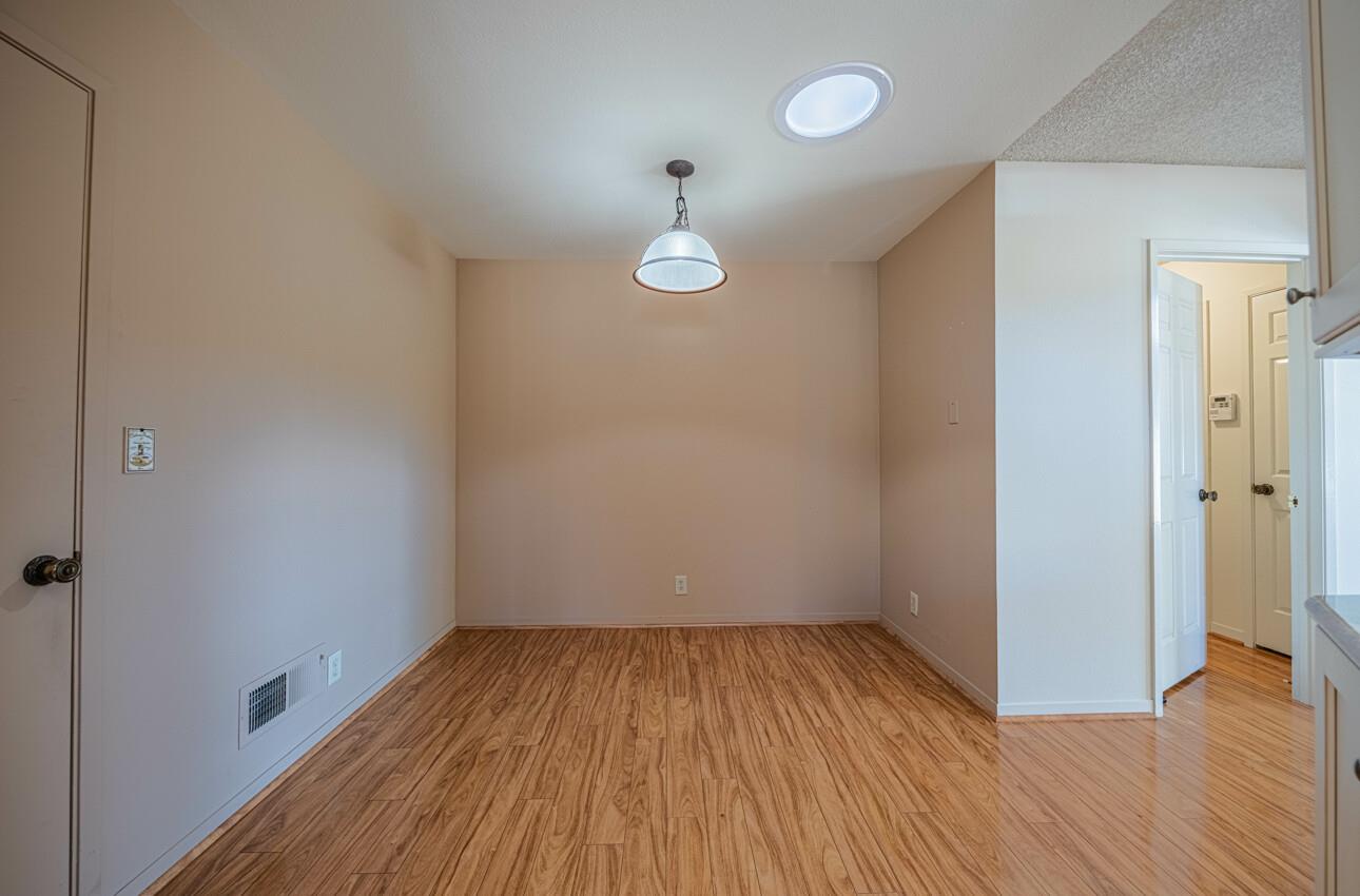 Detail Gallery Image 13 of 31 For 128 Nissen Rd #4,  Salinas,  CA 93901 - 2 Beds | 2 Baths