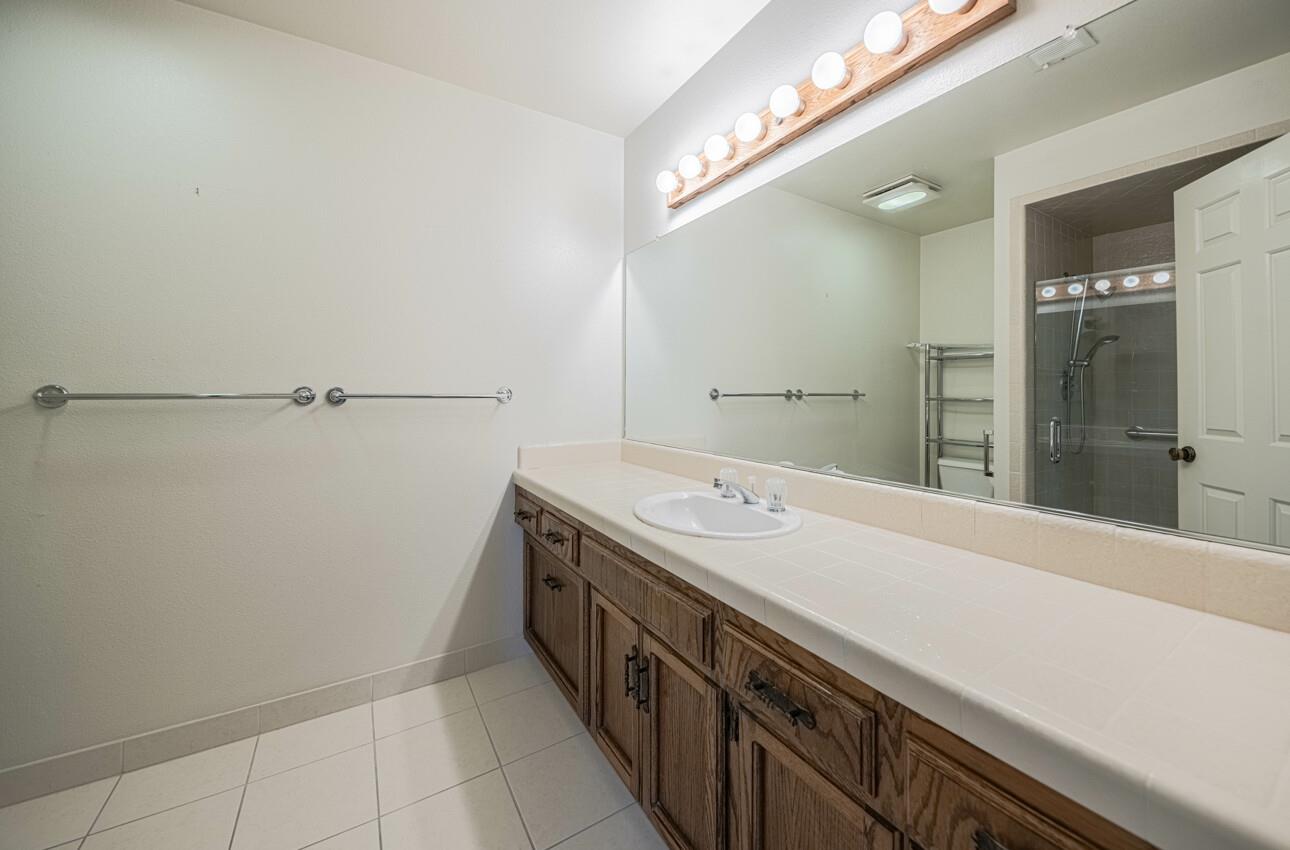 Detail Gallery Image 22 of 31 For 128 Nissen Rd #4,  Salinas,  CA 93901 - 2 Beds | 2 Baths