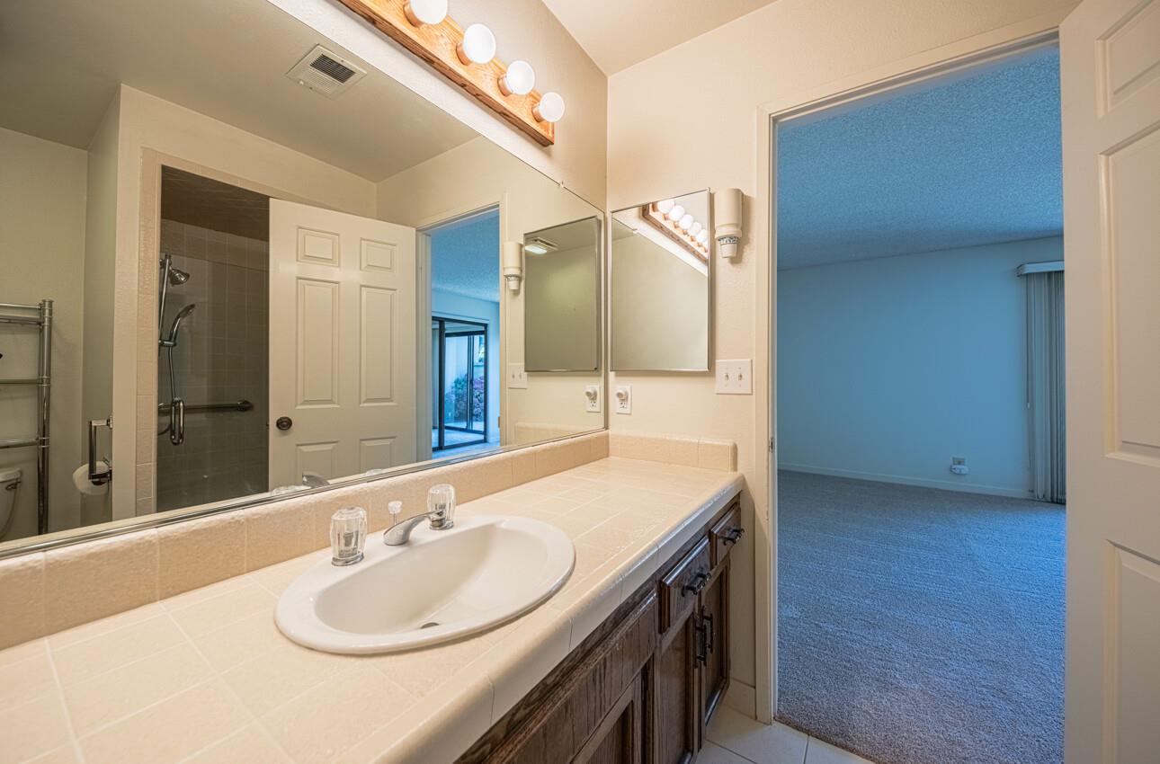 Detail Gallery Image 24 of 31 For 128 Nissen Rd #4,  Salinas,  CA 93901 - 2 Beds | 2 Baths