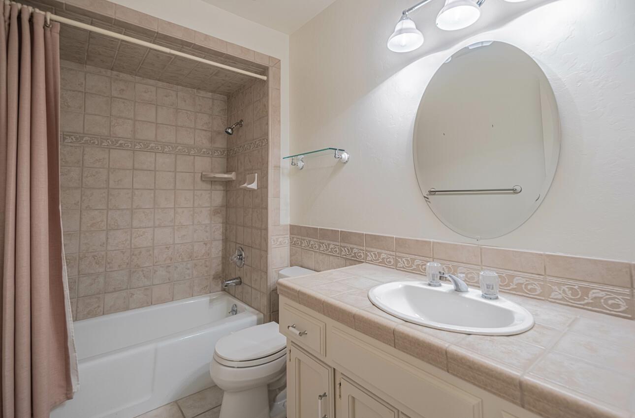 Detail Gallery Image 28 of 31 For 128 Nissen Rd #4,  Salinas,  CA 93901 - 2 Beds | 2 Baths