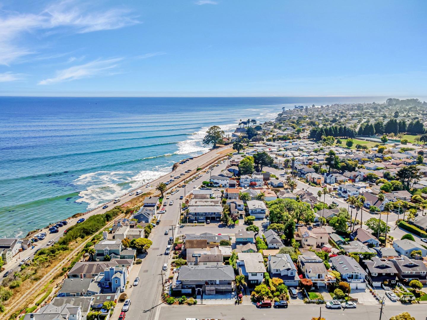 Detail Gallery Image 65 of 73 For 5080 Garnet St, Capitola,  CA 95010 - – Beds | – Baths