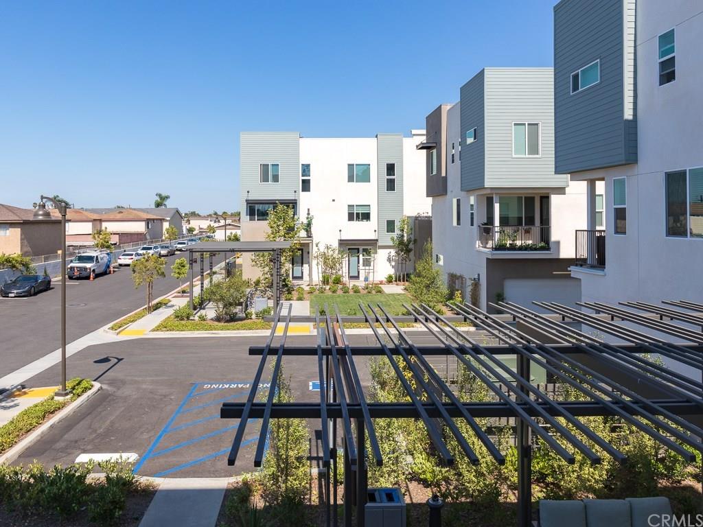 Detail Gallery Image 21 of 22 For 312 Bridgewater Way #1,  Gardena,  CA 90247 - 3 Beds | 3/1 Baths