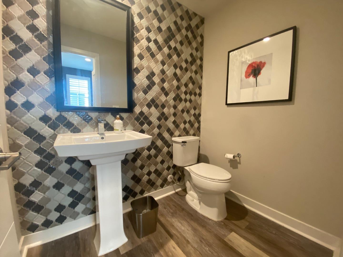Detail Gallery Image 5 of 22 For 312 Bridgewater Way #1,  Gardena,  CA 90247 - 3 Beds | 3/1 Baths