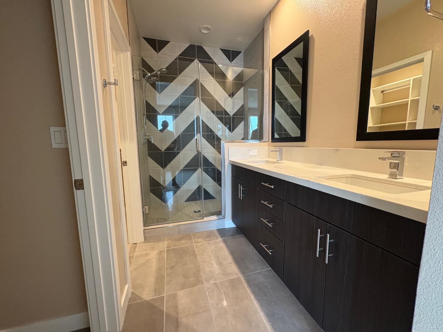 Detail Gallery Image 8 of 22 For 312 Bridgewater Way #1,  Gardena,  CA 90247 - 3 Beds | 3/1 Baths