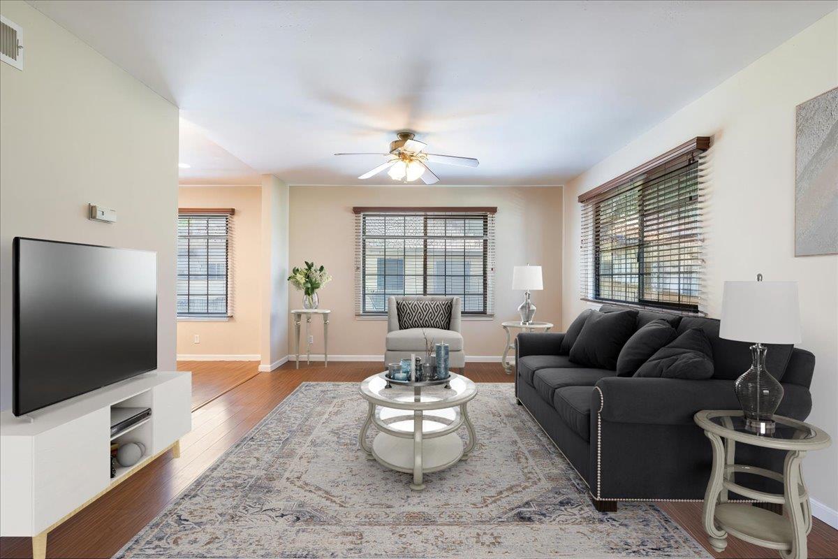 Detail Gallery Image 11 of 39 For 5453 Colony Green Dr, San Jose,  CA 95123 - 2 Beds | 2/1 Baths